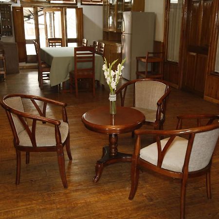 Ken & Twill Hotel Shillong Buitenkant foto