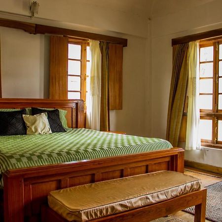 Ken & Twill Hotel Shillong Buitenkant foto