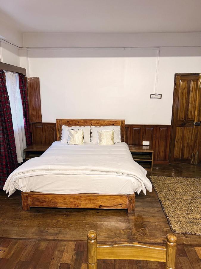 Ken & Twill Hotel Shillong Buitenkant foto